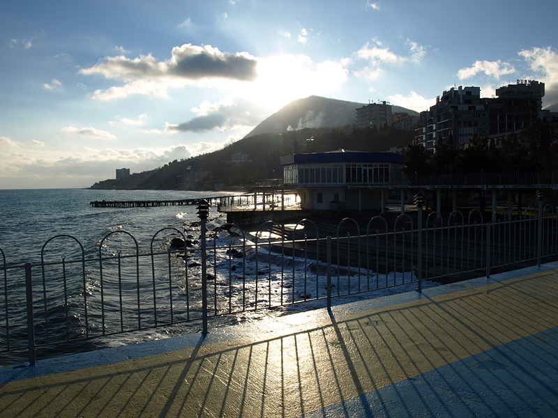 Алушта военнослужащих. Морской Прибой Алушта. Алушта гора зима. Приветное Алушта зимой. Алушта Военная часть.